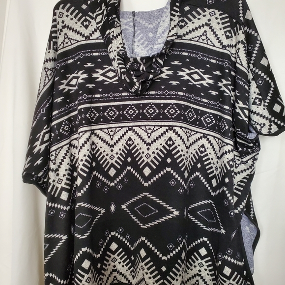 Cape - Picture 2 of 3